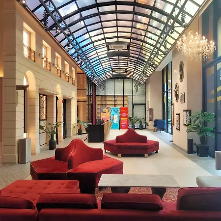 Scarletz Suites Klcc I Homebrickz